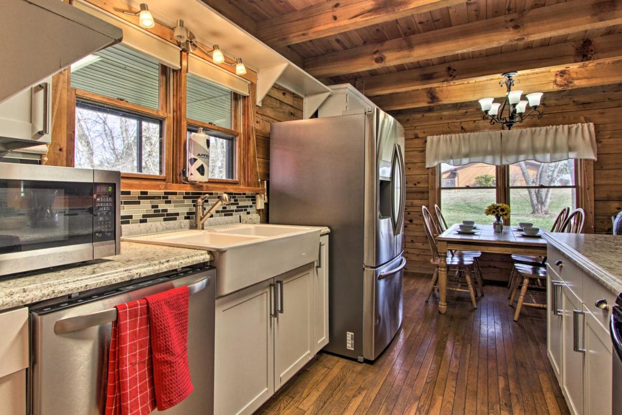 Rustic Cabin With Screened Deck 8 Mi To Dollywood Sevierville Eksteriør bilde